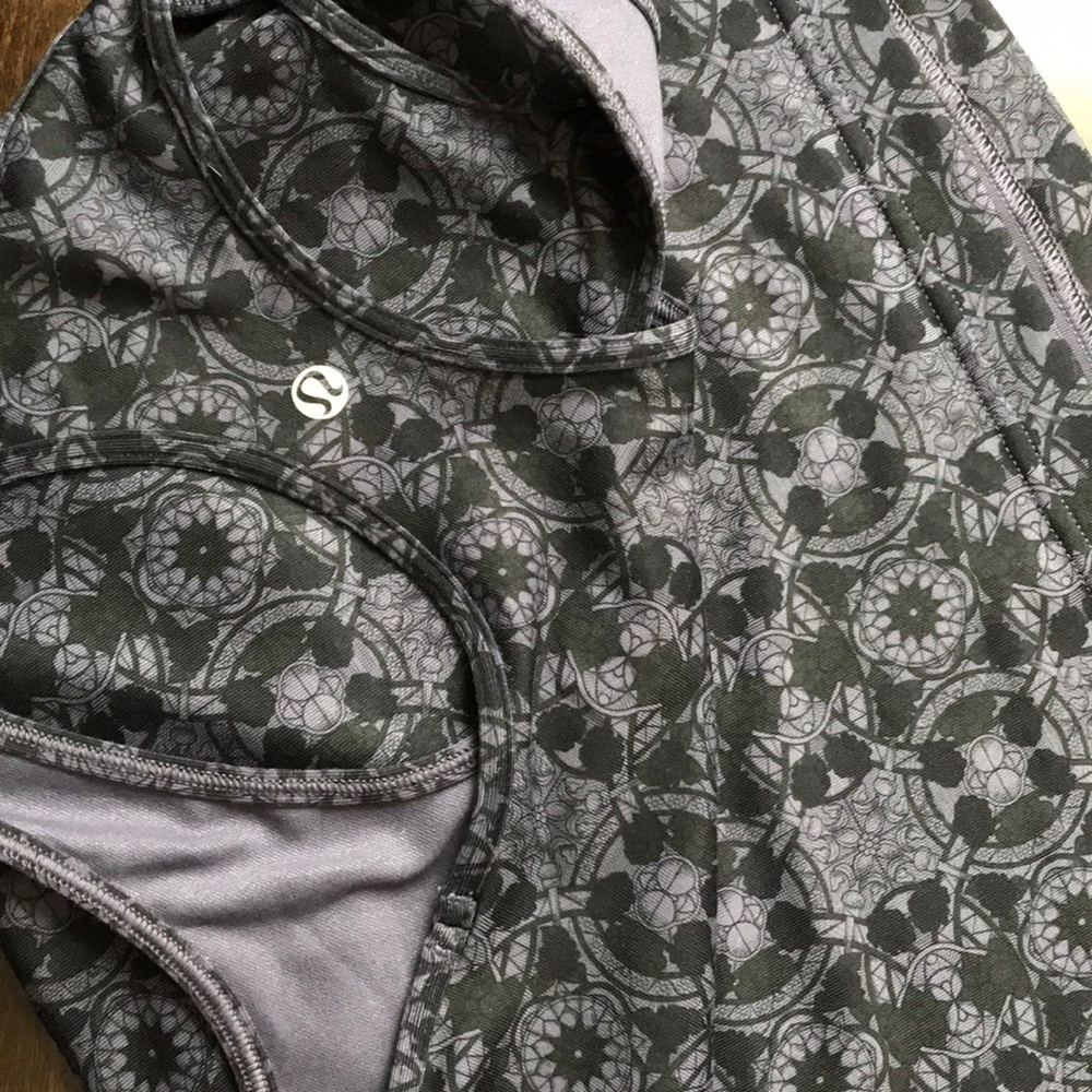 Lululemon racer back tank size 4